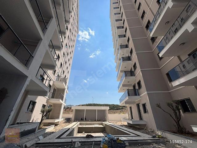MENEMEN NEW LİFE 3 SİTESİNDE LÜX 3+1 140 M2 GENİŞ SATILIK DAİRE