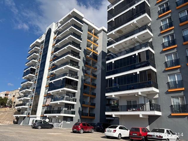 MENEMEN ATATÜRK MH SİTE İÇİ EBEVEYN BANYOLU 3+1 ARAKAT SIFIR DAİRE