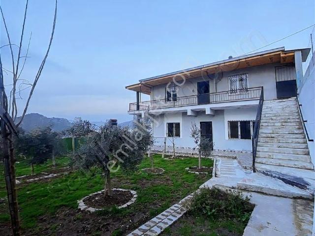 Menemen Ayvacık'ta Yatırıma Ve Oturuma Uygun Bahçeli Müstakil Ev