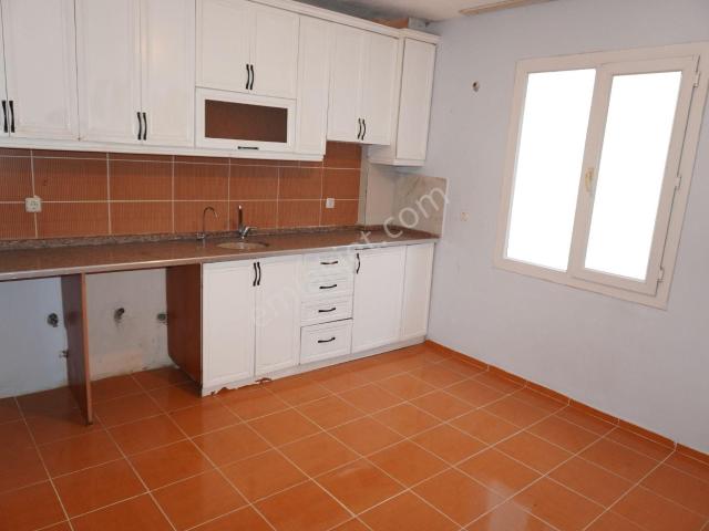 Menemen Asarlıkda Kiralık Geniş2+1 Bakımlı Balkonlu Çiğliserkan