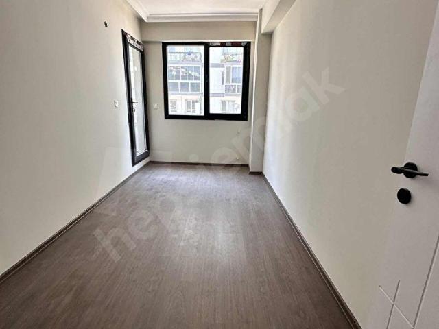Menemen devlet hastanesi karşısı 2+1 yol cephe kiralık