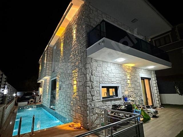 MENEMEN EMİRALEM MERKEZDE ULTRA LÜKS KONSEPT MÜSTAKİL VILLA