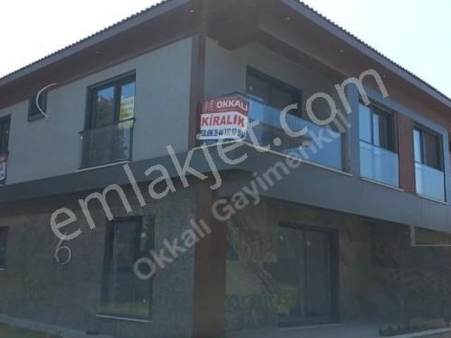 Menemen Emiralem Merkezde Site İçi Kiralık Havuzlu 3+1 Villa