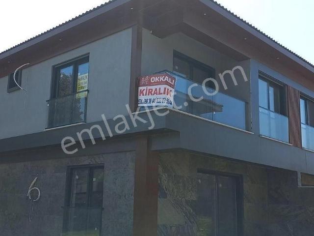 Menemen Emiralem Merkezde Site İçi Kiralık Havuzlu 3+1 Villa