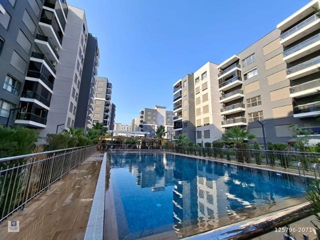 MENEMEN ERKAYA TWİNS SİTESİNDE CB İYA'DAN 3+1 SATILIK LÜKS DAİRE