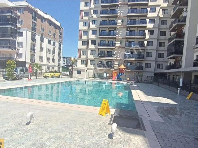 Menemen Gazi Mahallesinde Havuzlu Site İçinde Kiralık Lüks Daire