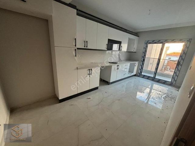 Menemen Gölcük Mahallesi Cadde Üzeri 3+1 Sıfır Daire