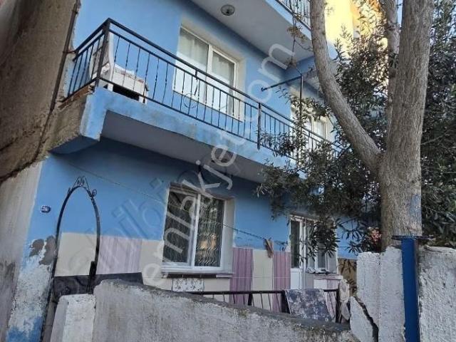 Menemen Gölcük Mh. 3 Katlı Müstakil Bina