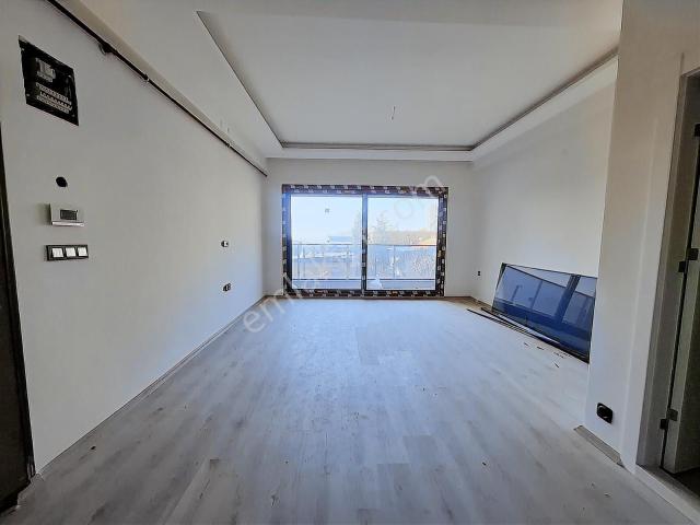 Menemen Irmak Mahallesinde 1+1 Kapalı Mutfak Satılık Daire