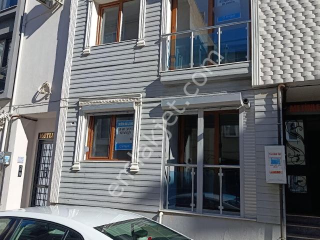 Menemen Kasımpaşa Mah Jandarma Komutanlığı Yakını 2+1 Daire