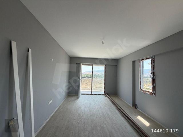 MENEMEN KAZIMPAŞA 'DA 2+1 KAPALI MUTFAK EBEVEYN BANYOLU 130 M2 SIFIR SİTE İÇİ DAİRE
