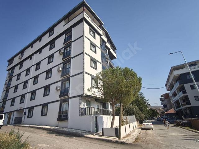 MENEMEN KEMAL ATATÜRK MAH. GENİŞ ARA KAT SATILIK 2+1 DAİRE