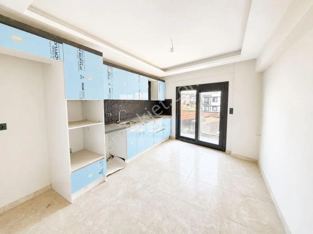 Menemen Koyundere'de Kapalı Mutfak Kiralık 3+1 Geniş Daire