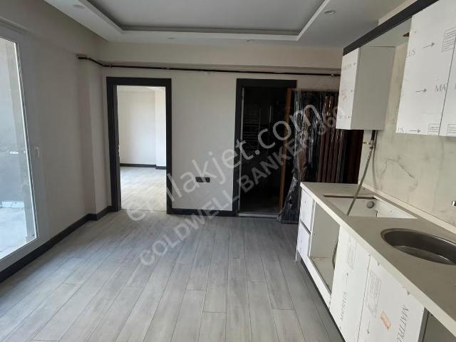 Menemen Seyrek Te Sıfır Binada Kiralık Bahçeli 1+1 Daire