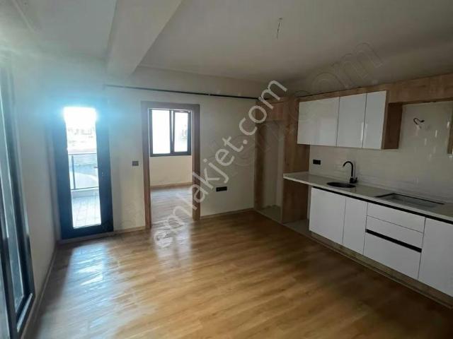 Menemen Seyrek Geniş 1+1 Merkezi Lokasyon Kiralık Daire