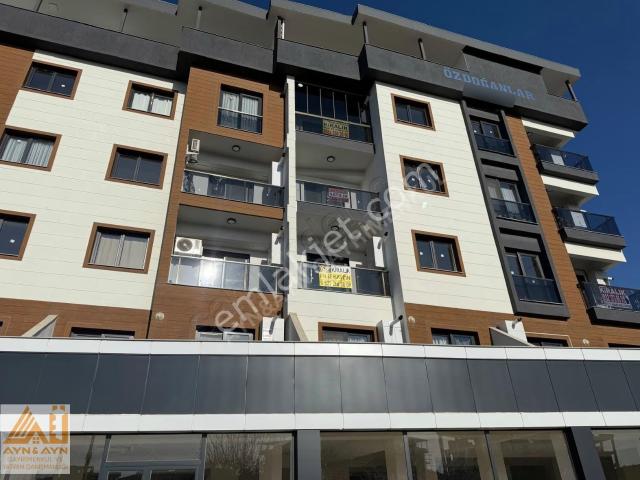Menemen Seyrekte Cadde Üstü Satılık 1+1 Daire