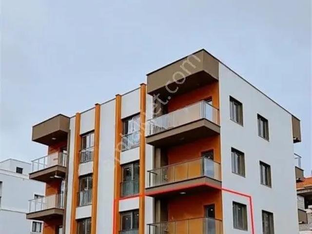 Menemen Seyrek'te 1+1 Eşyalı Satılık Daire