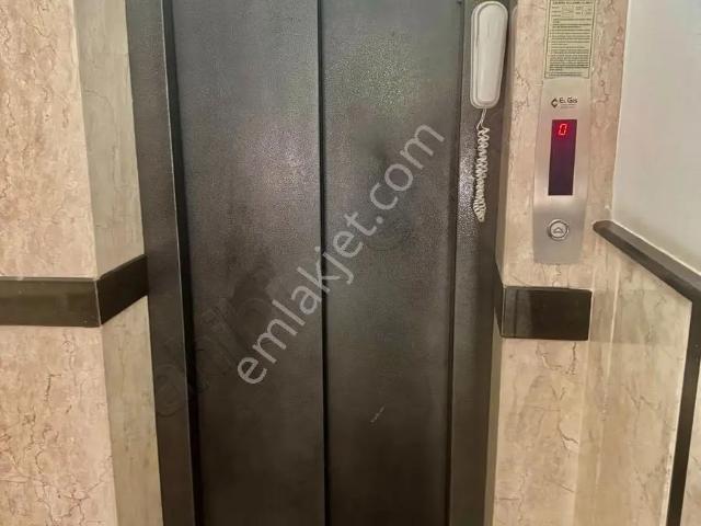 Menemen Uğur Mumcu Da Kiralık 3+1 140 M² Arakat Daire