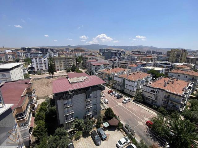 Menemen Uğur Mumcuda Merkezi Konumda 3+1 Kiralık Daire