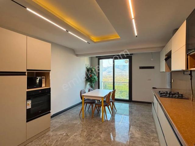 Menemen Uğurmumcu Mahallesi T Yapı Tower'da Kiralık Lüks Daire