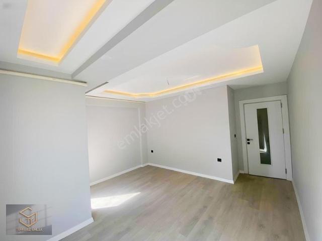 Menemen Uğurmumcu Mahallesinde 2+1 Kiralık Daire