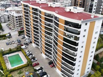 Menemen Ulukent 9 Eylülde Kiralık 3+1 Geniş Havuzlu Sıte Dairesi