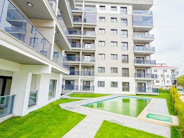 Menemen Ulukent İzban Yakını Havuzlu Sitede Satılık 3+1 Daire