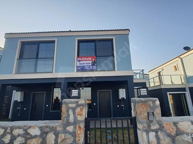 MENEMEN VİLLAKENT'TE SİTE İÇİNDE KİRALIK 2+1 VİLLA