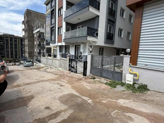 Menemende Satılık Daire 2+1 Kapalı Mutfak Ugurmumcu Mahallesinde