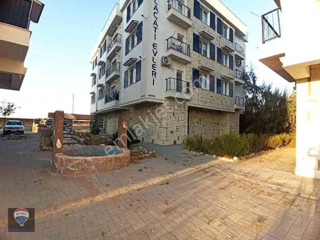 Menemen/seyrek'te Alaçatı Evlerinde Üniversite Yakını 1+1 Kiralık Daire | Balkonlu, Kombili