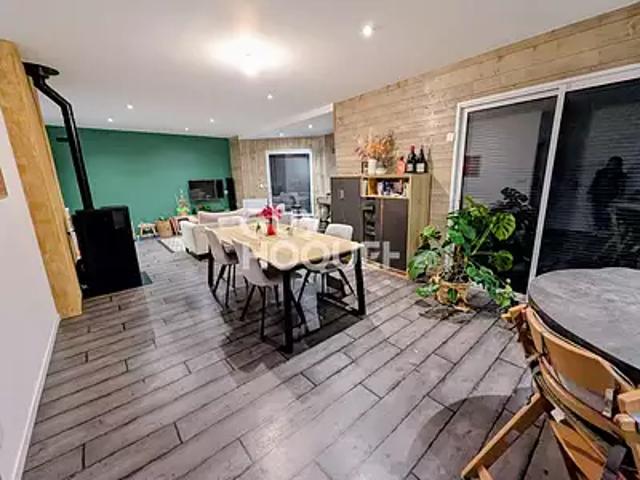 Ménil 53200 Achat / Vente maison 4 pièces t4 au dernier étage terrasse