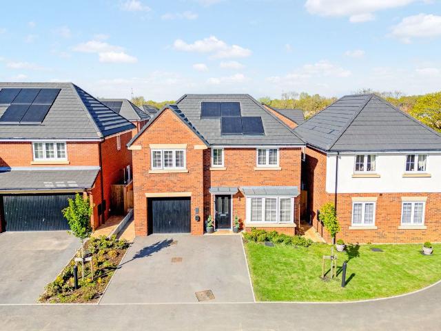 Menin Close, Lunts Heath Rise, Widnes WA8, 4 bed detached house to rent, £2,500 pcm | PrimeLocation