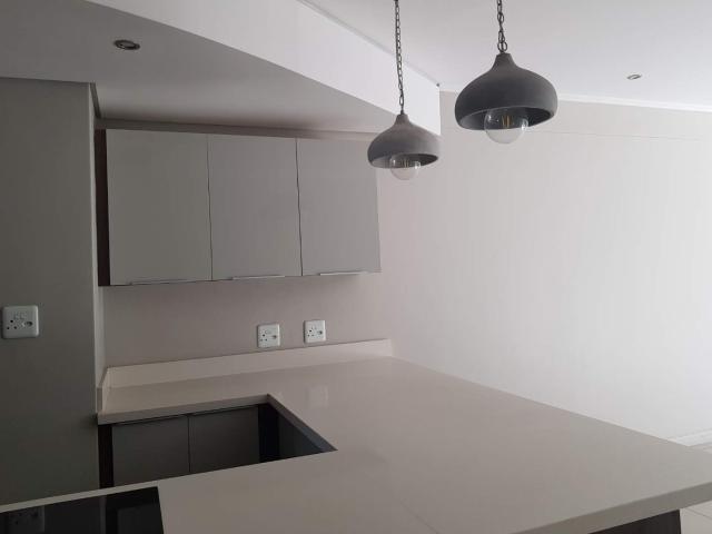 Menlo Park Modern Apartment Ideally Situated