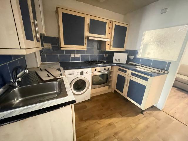 Mensfield, Ilford IG1, 2 bed flat to rent, £1,800 pcm | PrimeLocation