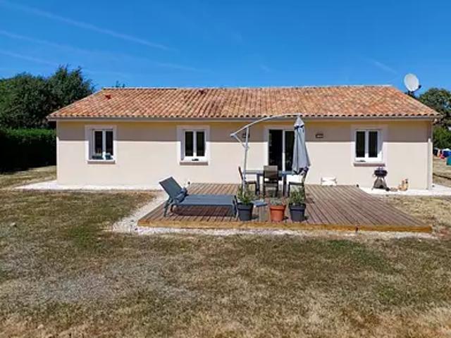 Mensignac 24350 Location maison 4 pièces t4 jardin terrasse