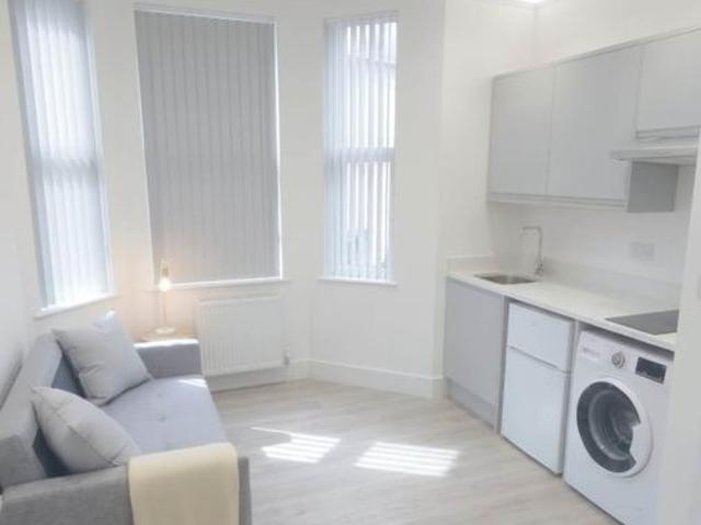 Meon Road, Acton W3, Studio to rent, £1,200 pcm | PrimeLocation