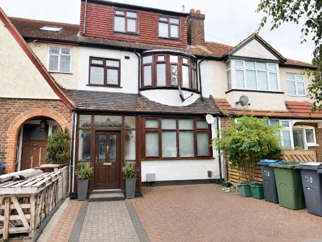 Meopham Road, Mitcham CR4, 5 bed terraced house to rent, £3,800 pcm | PrimeLocation