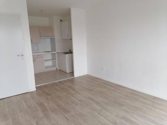 MEAUX Appartement T2 avec balcon et parking À 3 minutes à pi