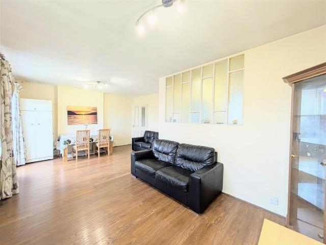 Mead Court, Buck Lane, London NW9, 2 bed flat to rent, £1,850 pcm | PrimeLocation