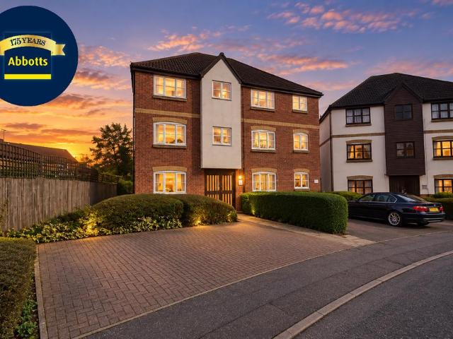 Mead Path, Chelmsford, CM2 1 bed flat to rent £1,100 pcm £254 pw