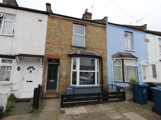 Mead Road, London, HA8 1 bed in a house share to rent £900 pcm £208 pw