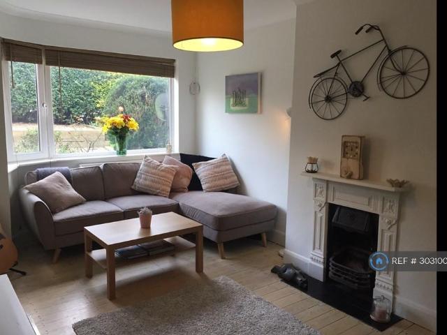 Meadowview Road, London, SE6 2 bed maisonette to rent £1,850 pcm £427 pw