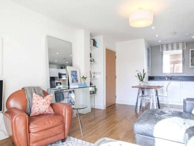 Meadow Court, 14 Booth Road, London E16, 1 bed flat to rent, £1,800 pcm | PrimeLocation