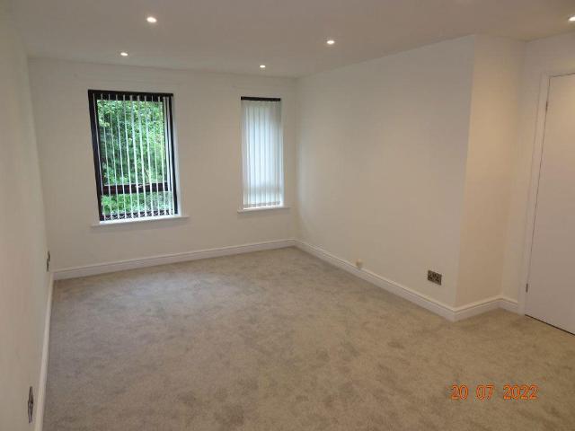 Meadow Court, Anvil Close. 1 bed apartment to rent £675 pcm £156 pw