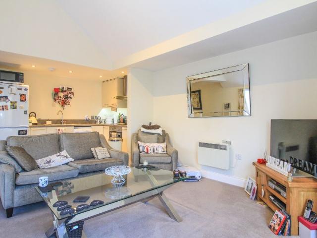 Meadow Court, Oxford OX2, 1 bed flat to rent, £1,600 pcm | PrimeLocation