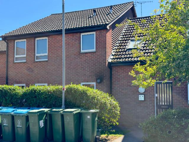 Meadow Close, Aylesbury HP20, Studio to rent, £795 pcm | PrimeLocation