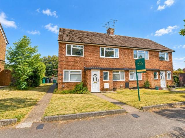 Meadow Close, London Colney, AL2 2 bed flat to rent £1,450 pcm £335 pw