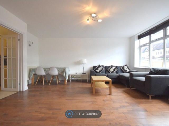 Meadow Close, Raynes Park SW20, 4 bed end terrace house to rent, £3,100 pcm | PrimeLocation