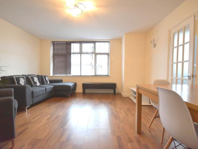 Meadow Close, Raynes Park SW20, 4 bed end terrace house to rent, £3,100 pcm | PrimeLocation