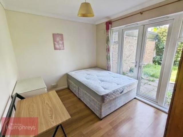 Meadow Croft, Hatfield, AL10